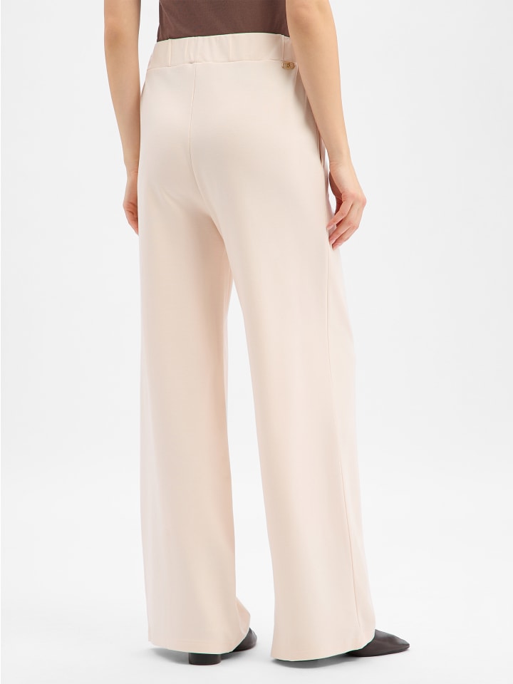 Hose in beige