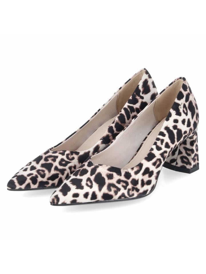 Pumps in beige