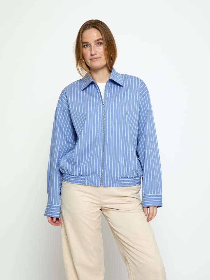 Jacke in Vista Blue Stri.