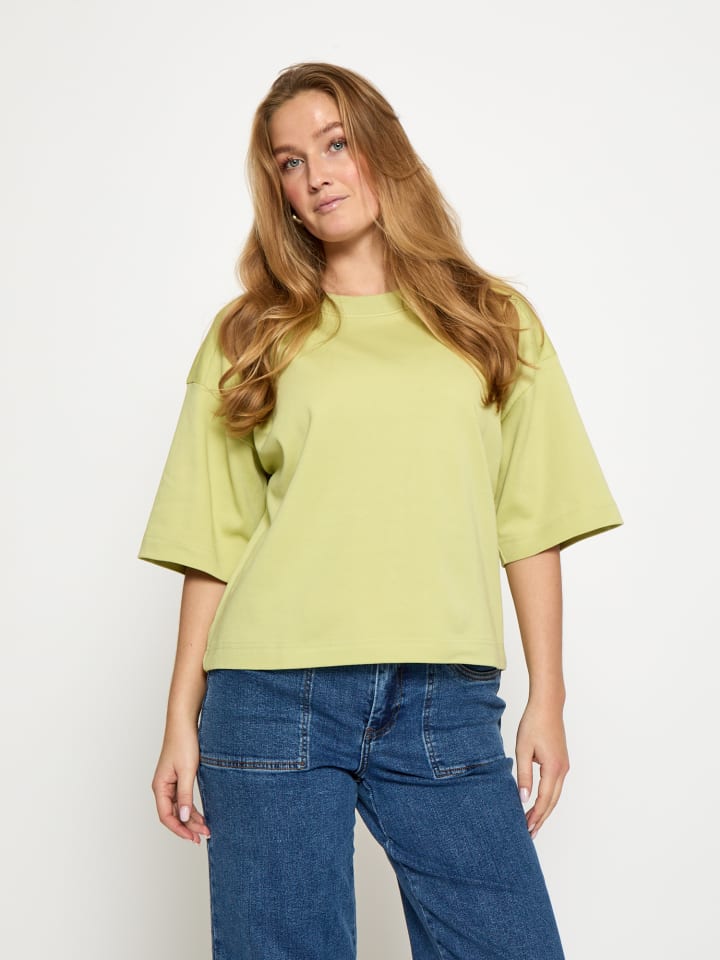 T-Shirt in Nile Green