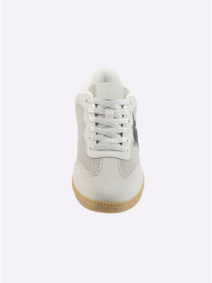 Sneaker in grau-silberfarben