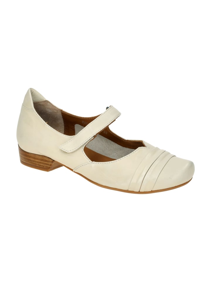 Ballerinas in Beige