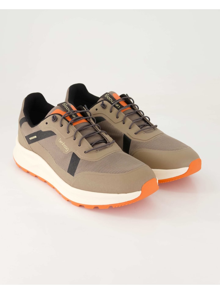 Slip On Sneaker in Braun