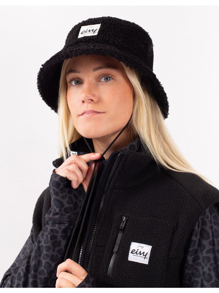 Hut in Black