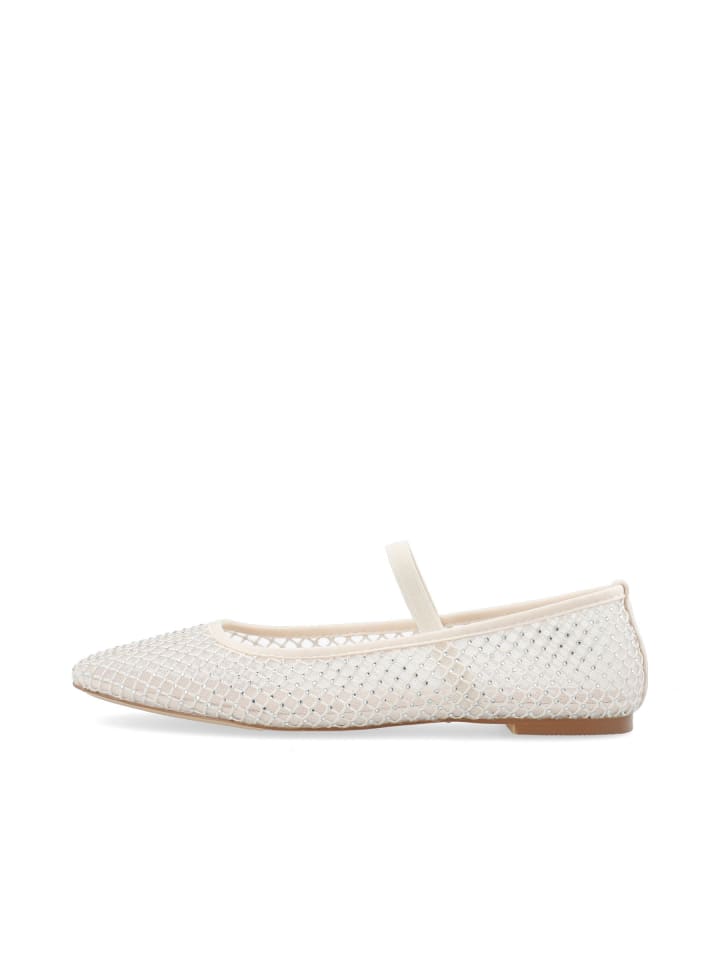 Ballerinas in Off White