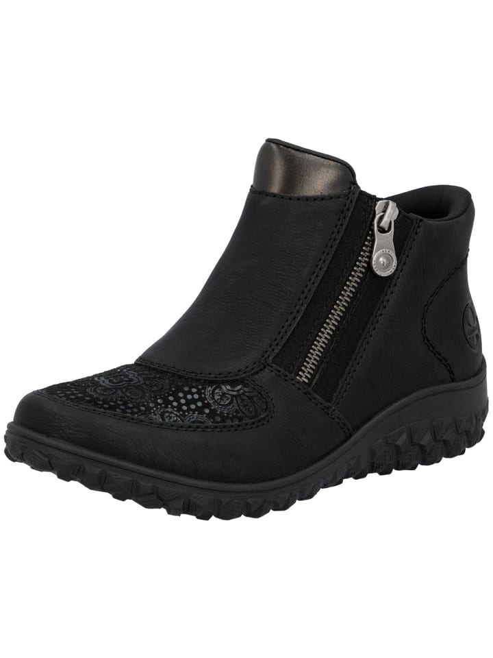 Schnürschuh in schwarz