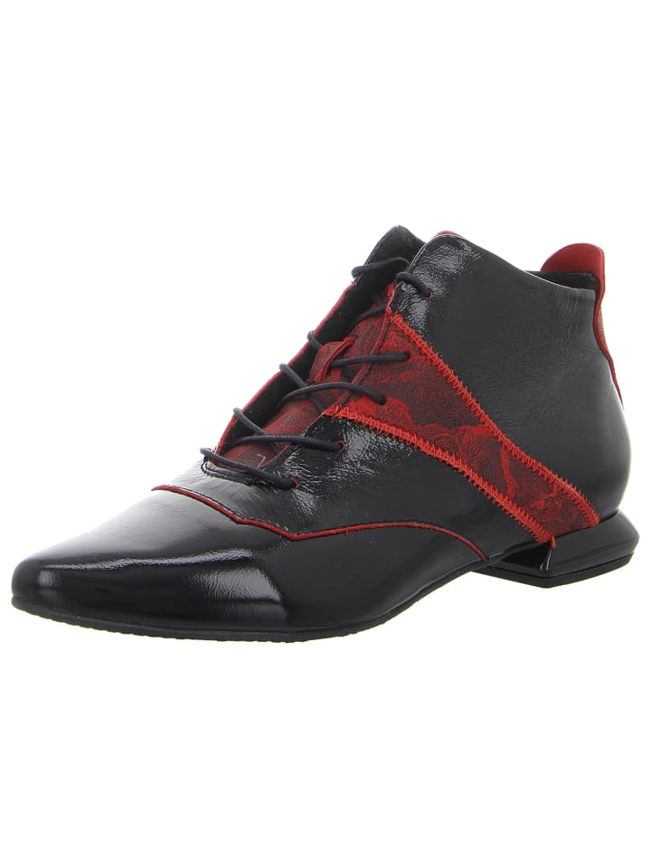 Stiefelette in schwarz