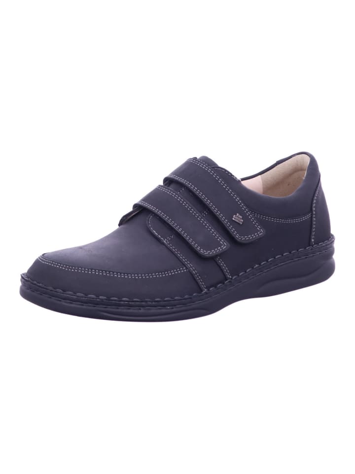 Schnürschuh in schwarz