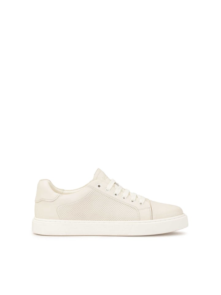 Sneaker Low in Off-white