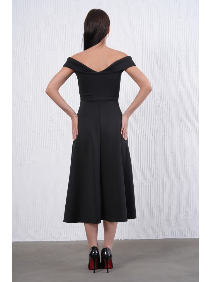 Kleid in Schwarz