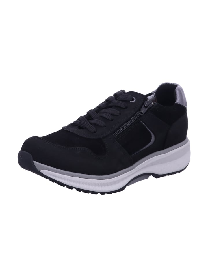 Sneaker Low in schwarz