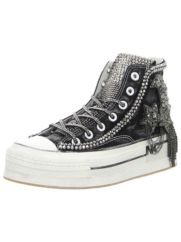 Sneaker in schwarz