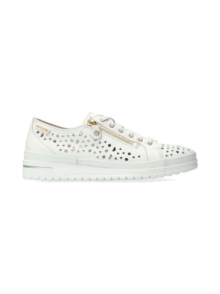 SHOES "June Perf white" in white