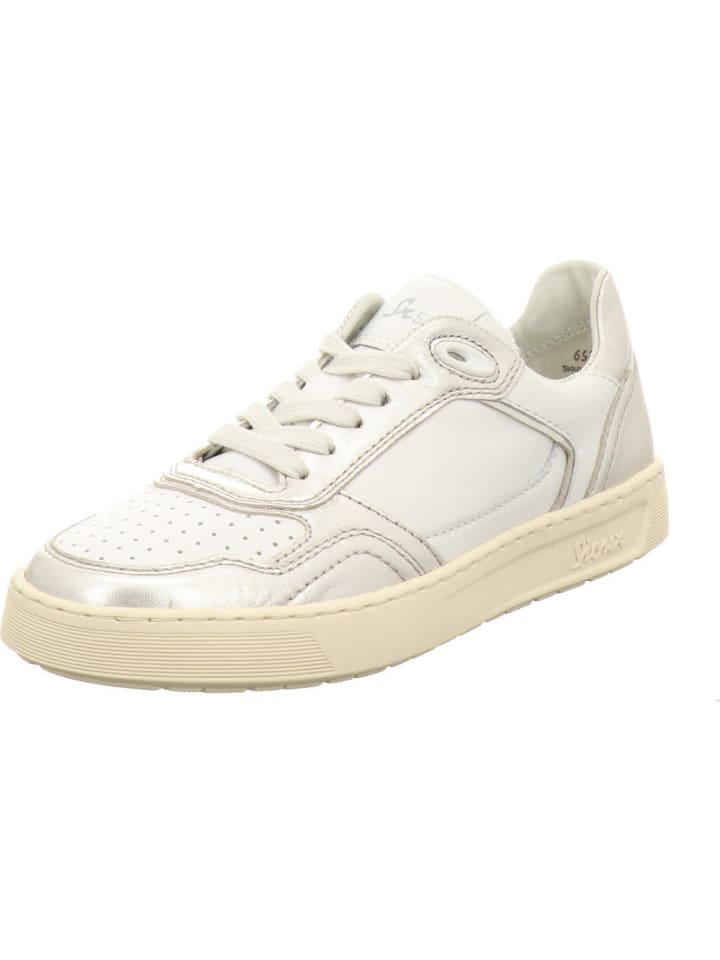 Klassischer Schnürschuh in weiß