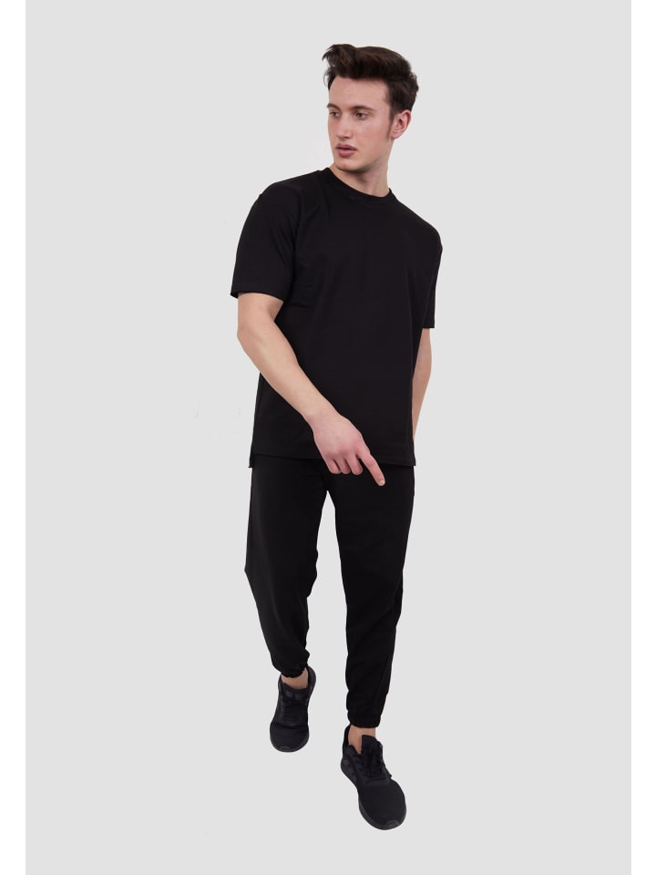 Set aus Oversize-Shirt und Jogginghose in black
