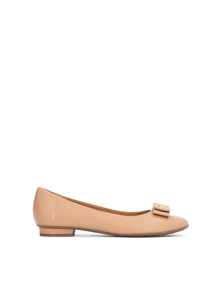 Ballerinas in Beige