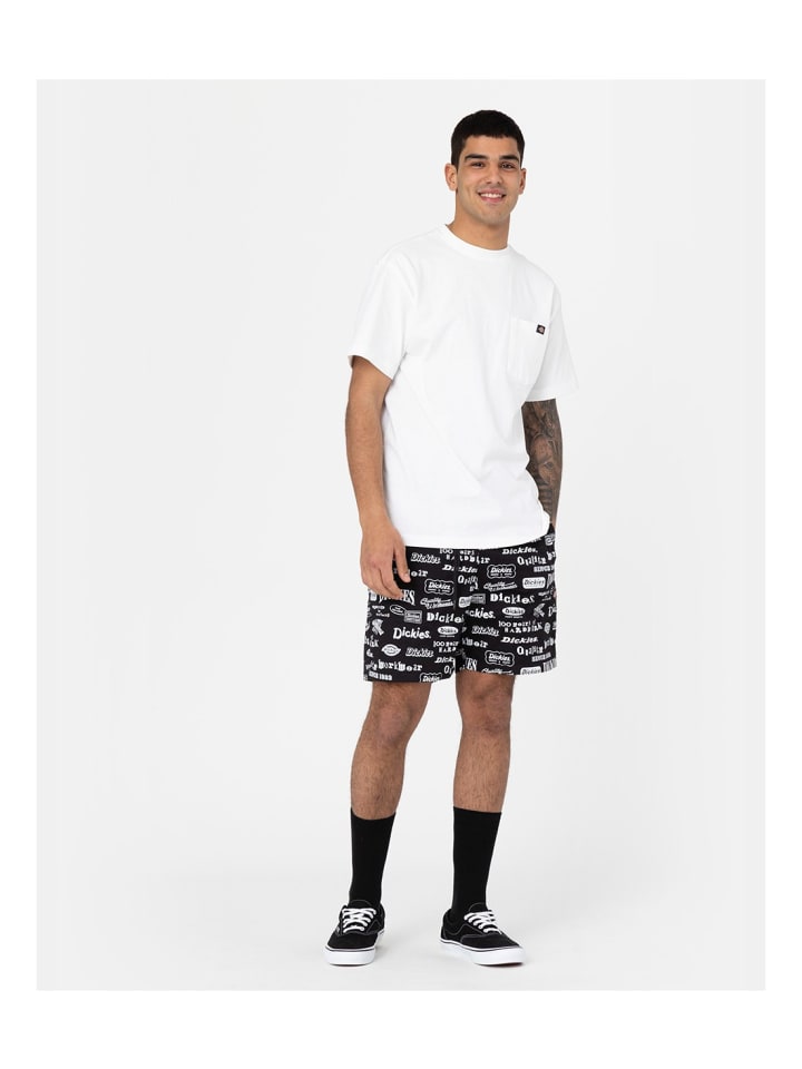 Shorts in Schwarz/Weiß