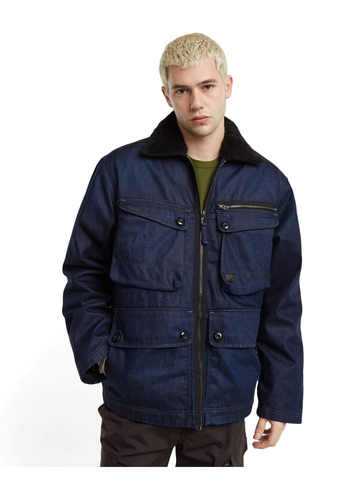 Utility Sherpa Jacke worn in deep frisian night