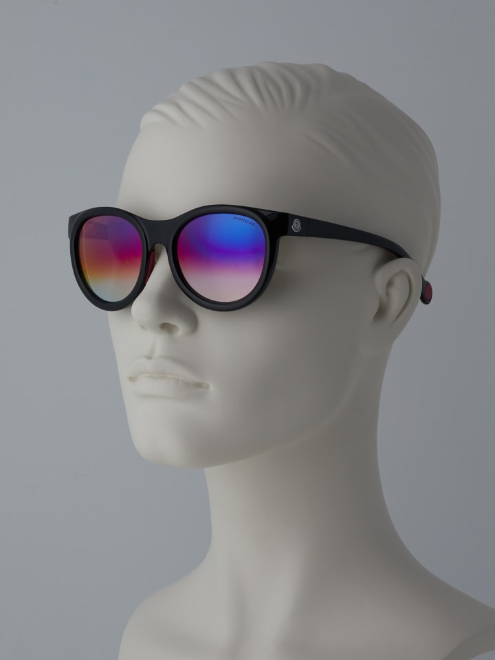 Sonnenbrille für Damen in schwarz