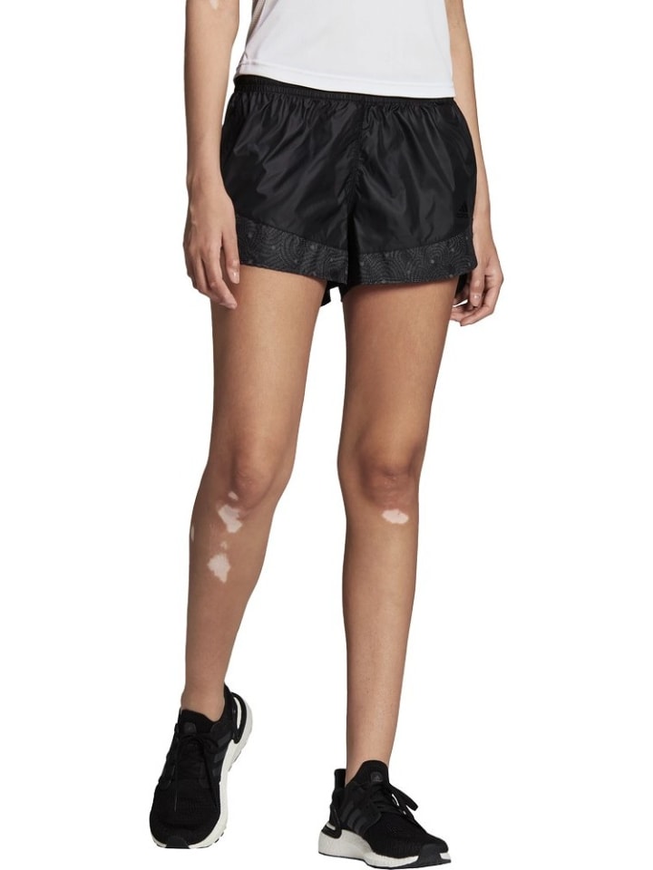 Short in Schwarz