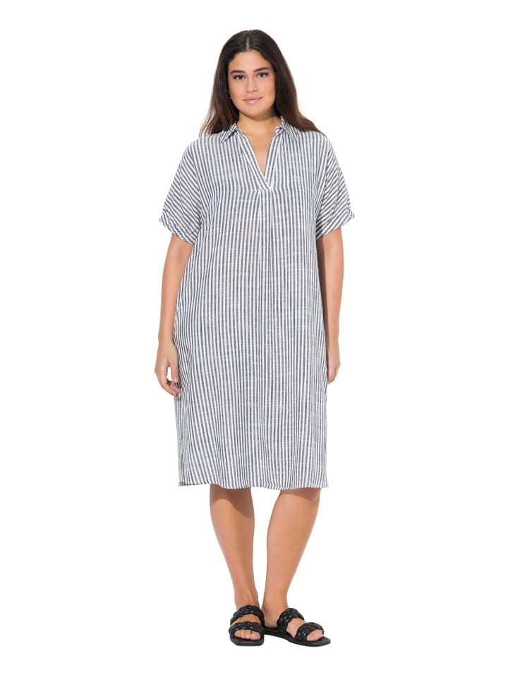 Kleid in marine