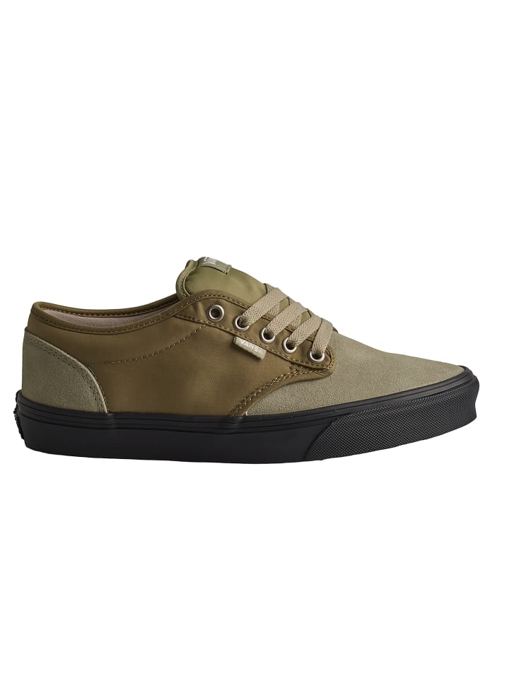 Sneakers in Green