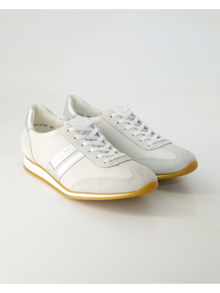 Sportliche Schnürschuhe in Weiß