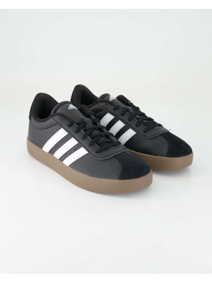 Sneaker in Schwarz