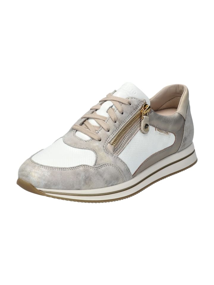 Sportliche Schnürschuhe in Beige