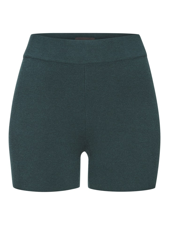 Shorts in petrol