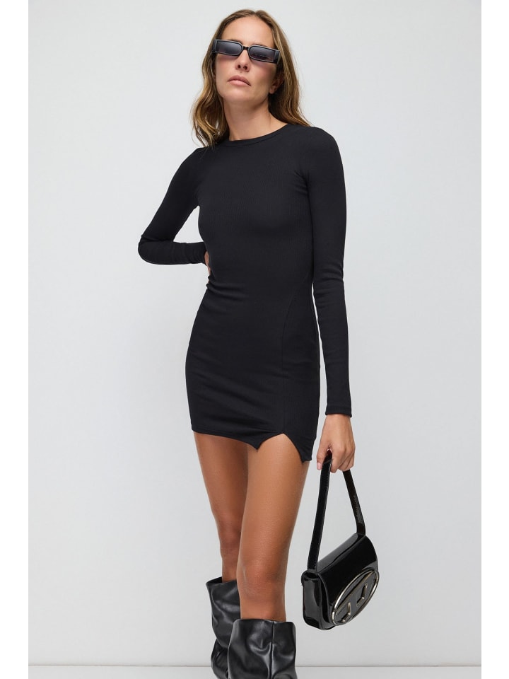 Kleid in Schwarz