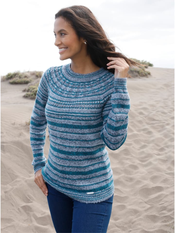 Rundhals-Pullover in hellblau-aquapetrol-geringelt