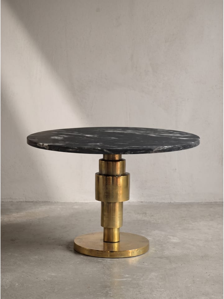 Couchtisch indischer Marmor, mit Mittelfuß, handgefertigt in Schwarz-Gold