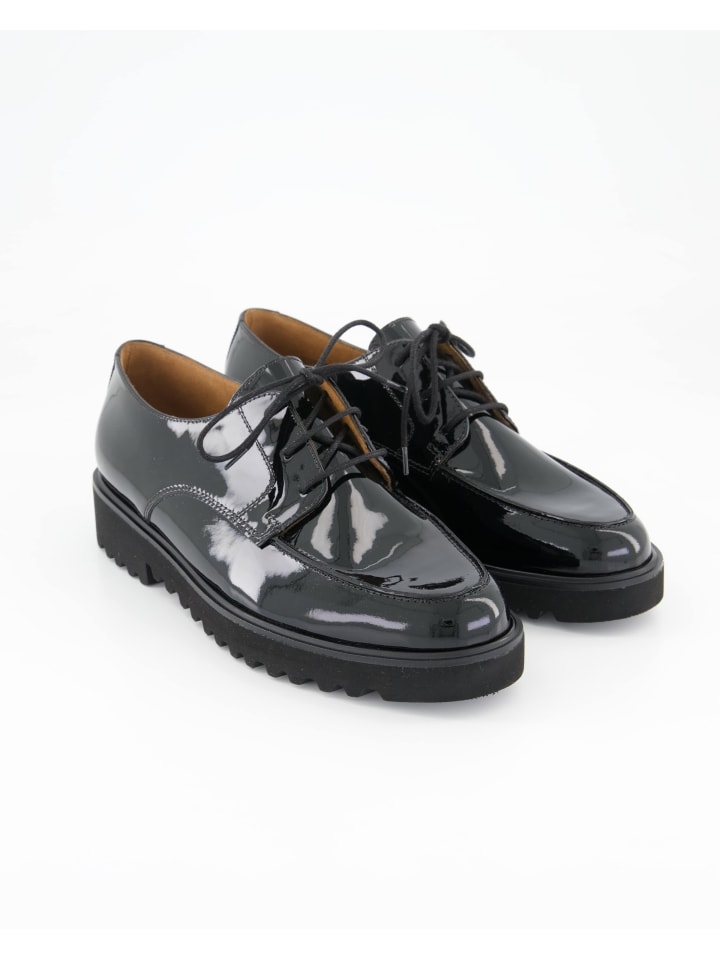 Klassische Schnürschuhe in Schwarz