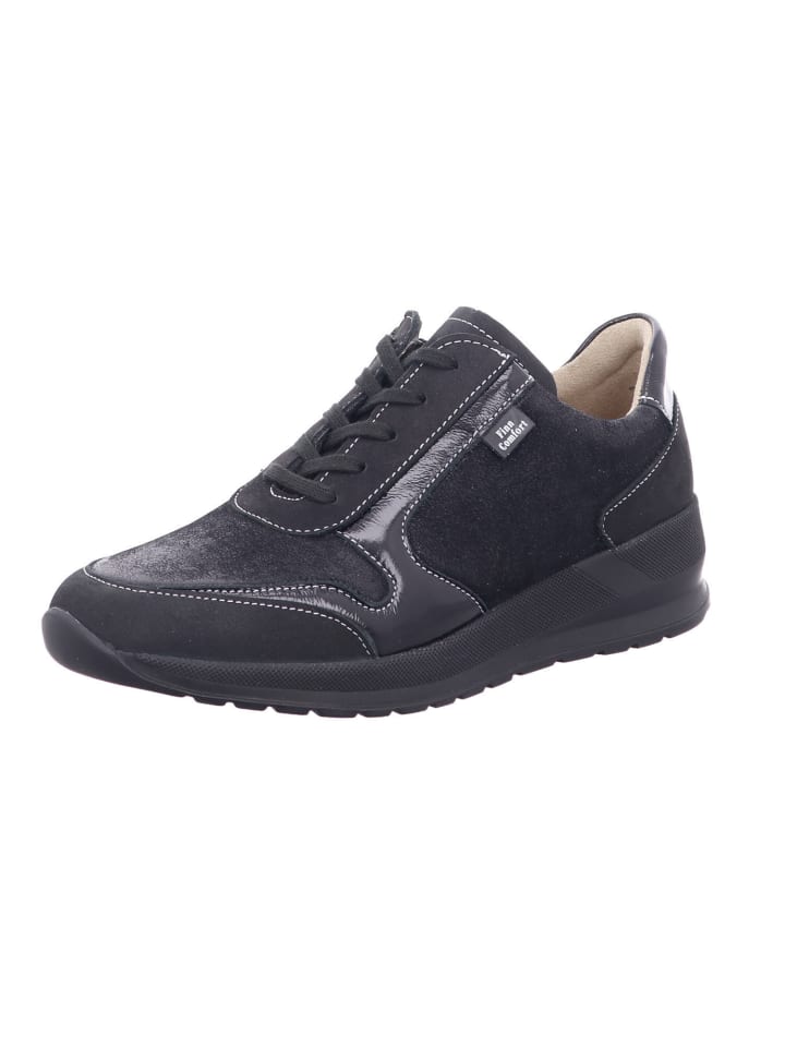 Schnürschuh in schwarz