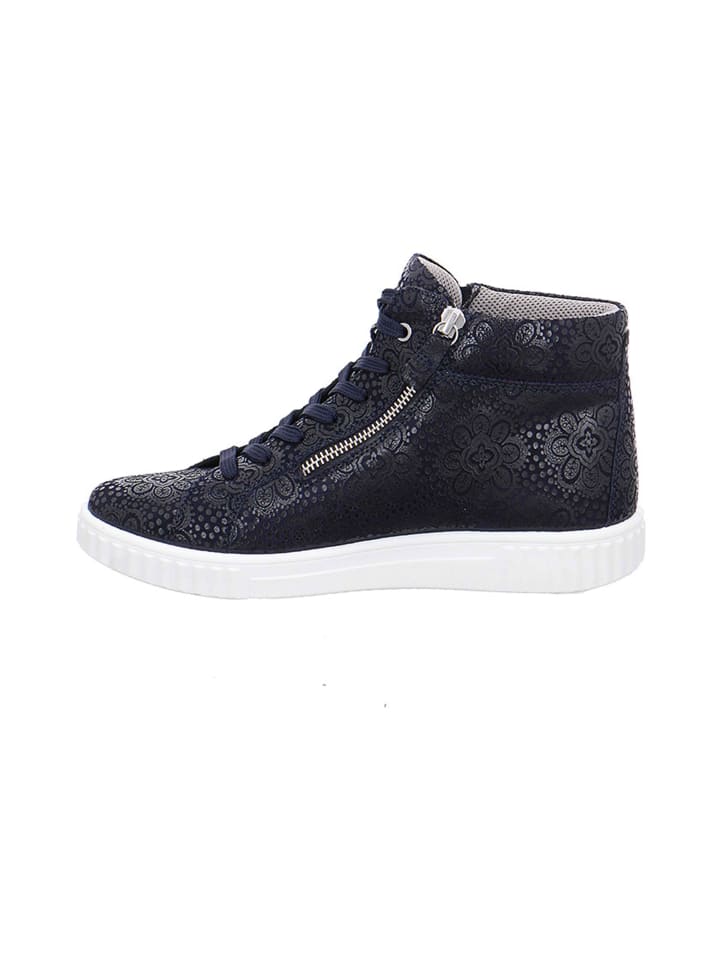 Boots in Blau