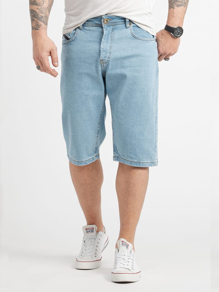 Shorts in Hellblau