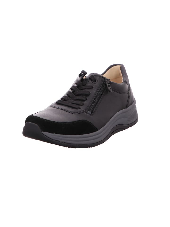 Schnürschuh in schwarz