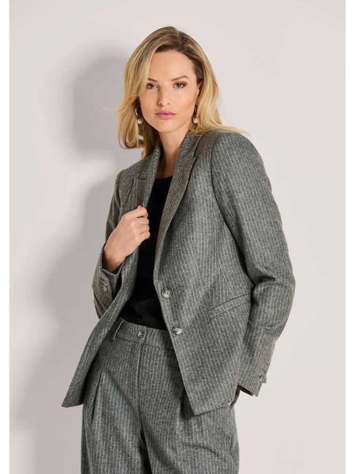 Eleganter Einreiher mit Kreidestreifen in bleigrau / wollweiß / melange