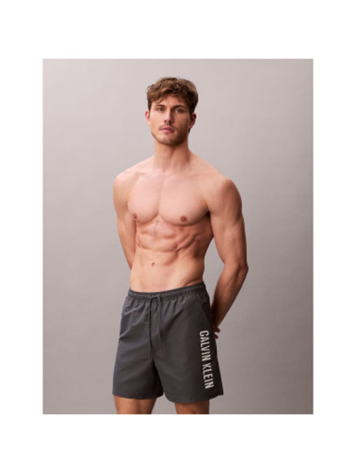 Badeshorts in bunt