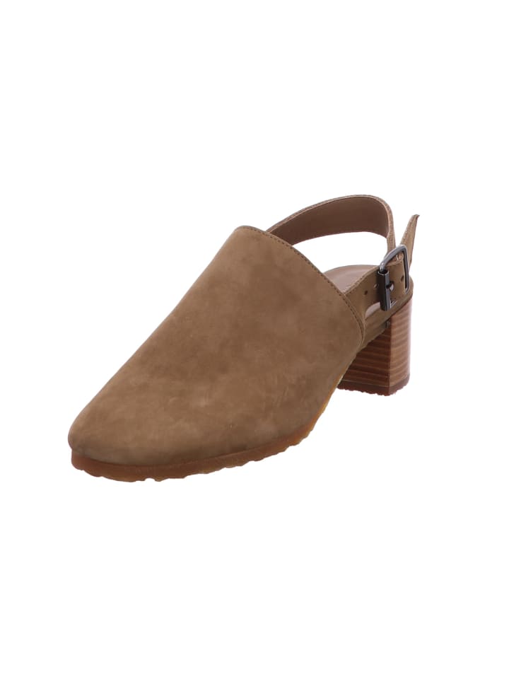 Schnürschuh in braun