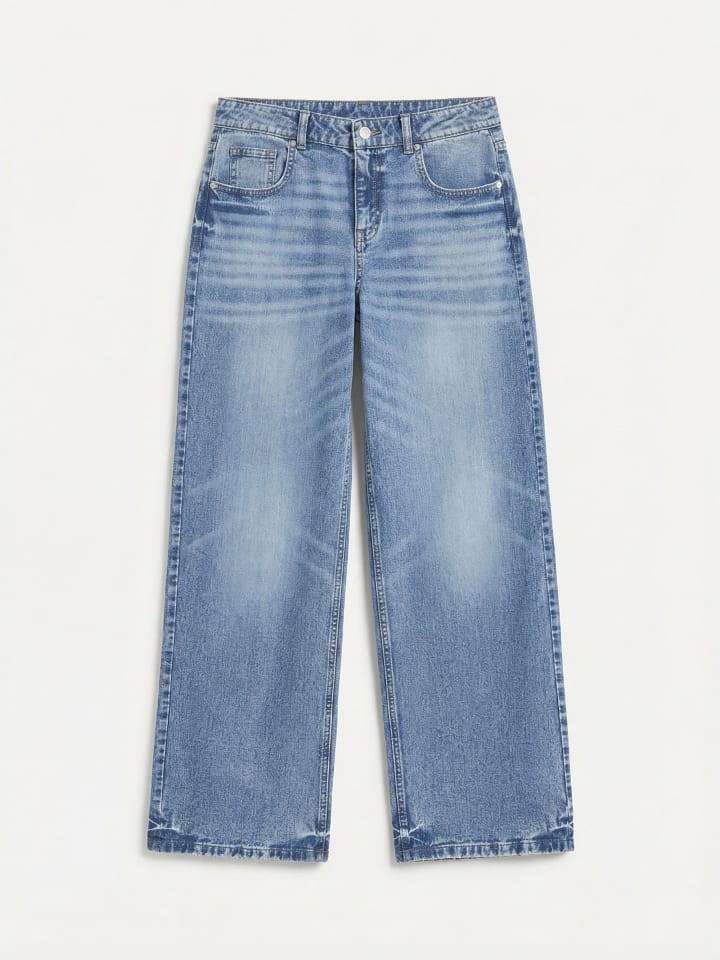 Jeans in Medium Blue Denim