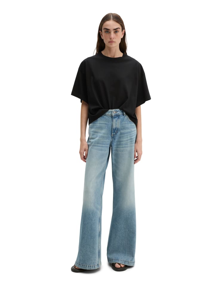 T-Shirt relaxed in Schwarz