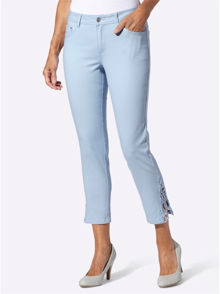 Jeans in eisblau