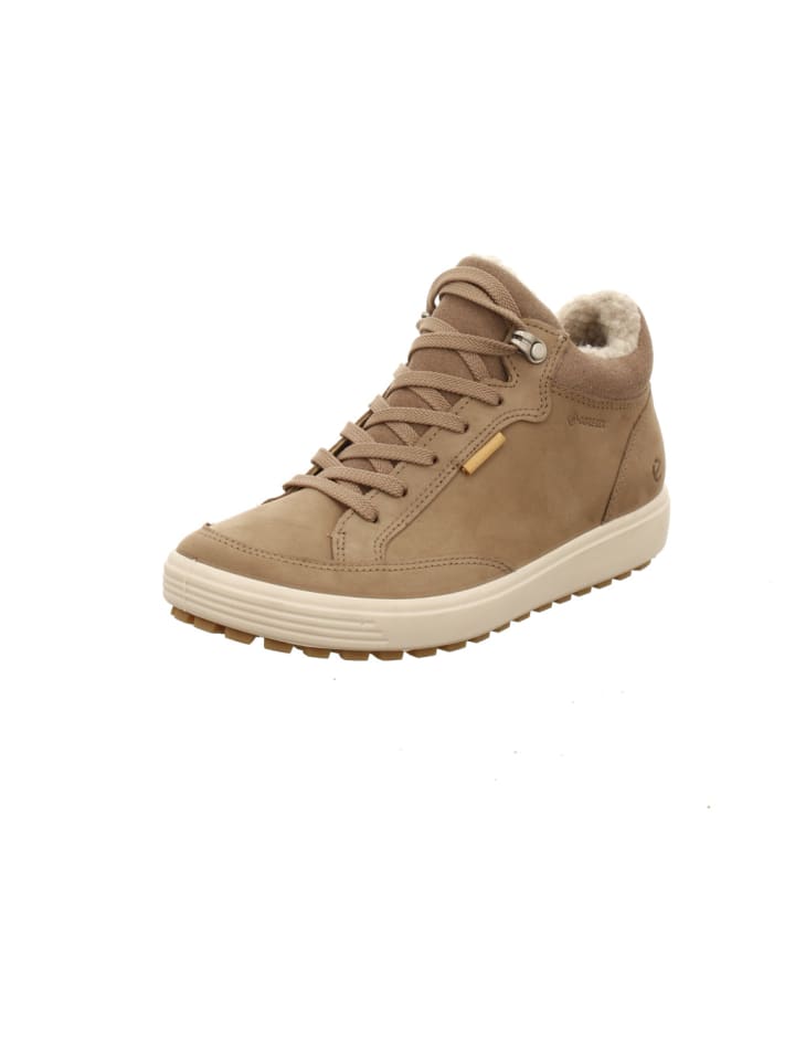Boots in beige