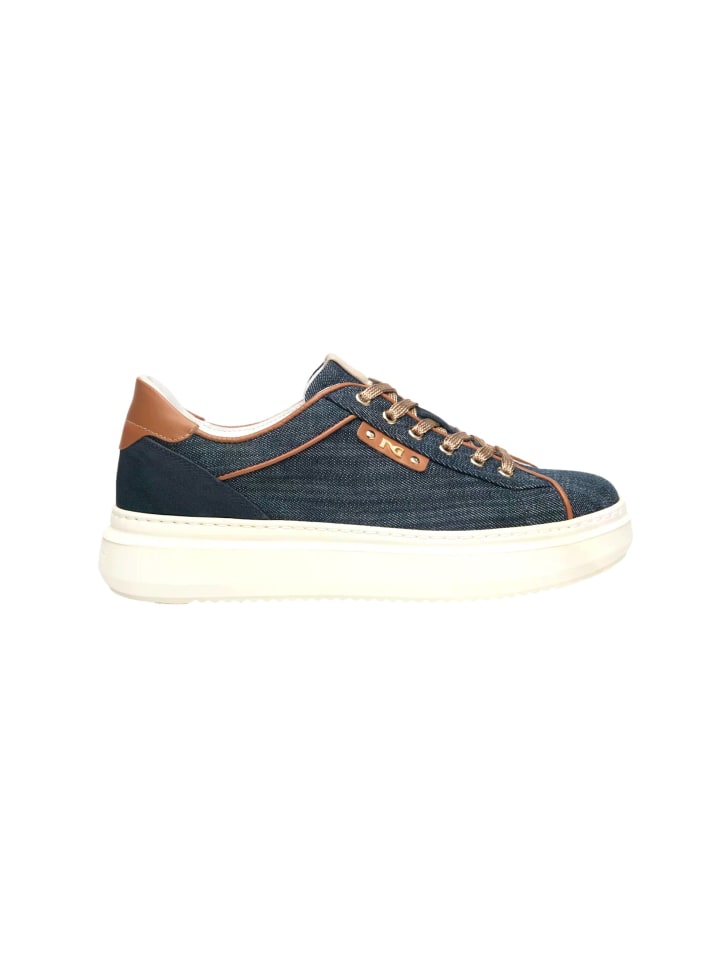 Sneaker in blau