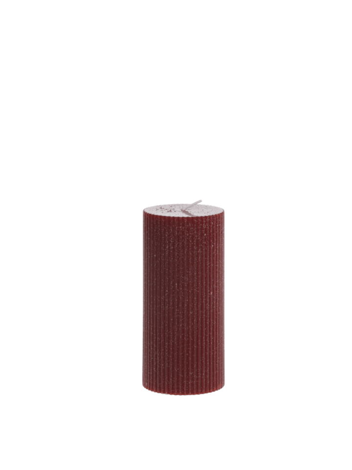 Stumpenkerze mit Rillen und Glitzer in cherry