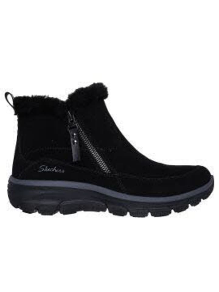 Schnürstiefel in schwarz