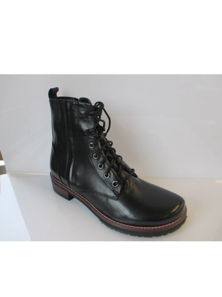 Schnürstiefel Malou in Schwarz