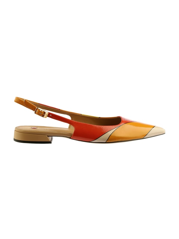 Ballerinas in Orange